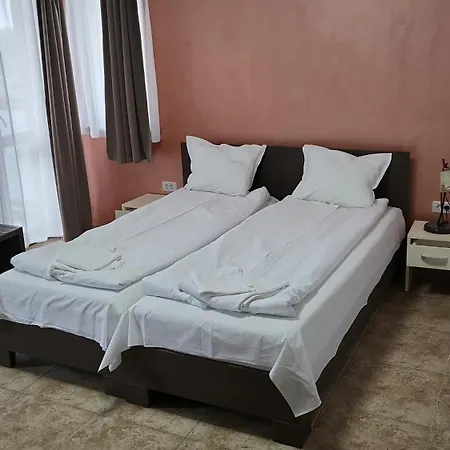 Гостевой дом Rosiem House