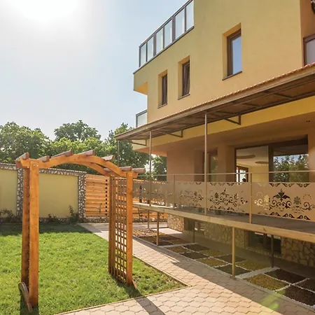 Гостевой дом Rosiem House