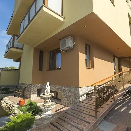 Pensiune Rosiem House