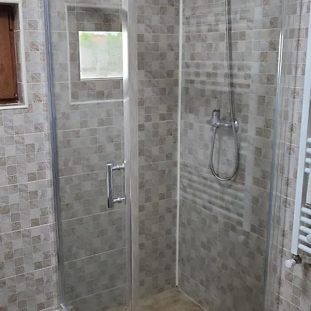 Rosiem House ゲストハウス