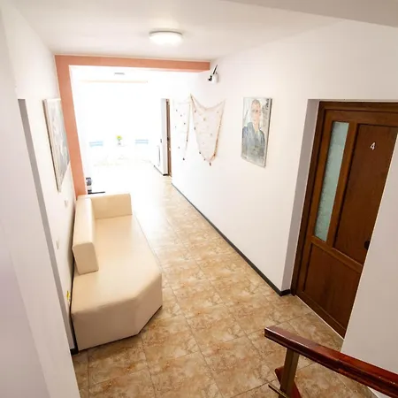 Pensiune Rosiem House