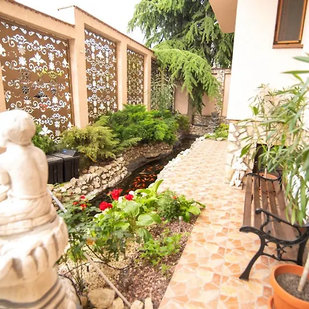 Rosiem House