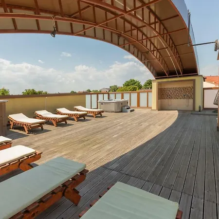 Pensiune Rosiem House