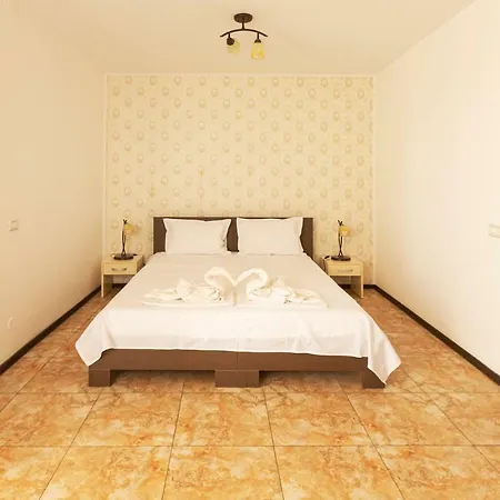 Rosiem House 3*